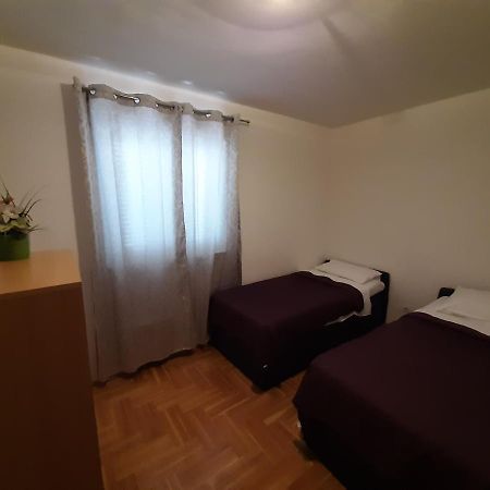 Apartment Jelena Трогир Экстерьер фото